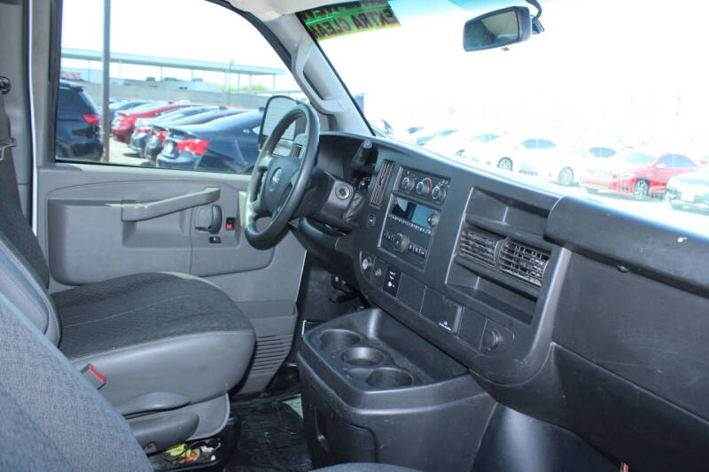 2019 GMC Savana 2500