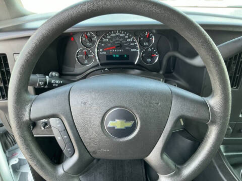 2025 Chevrolet Express LT 3500
