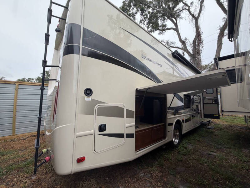 2016 Thor Motor Coach Windsport