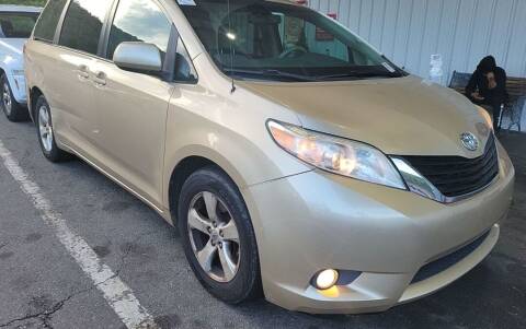 2012 Toyota Sienna for sale at 615 Auto Group in Fairburn GA