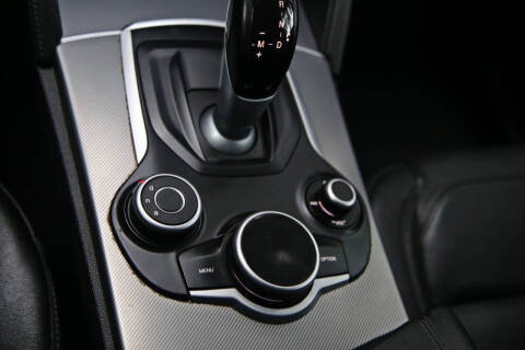 2018 Alfa Romeo Stelvio Sport