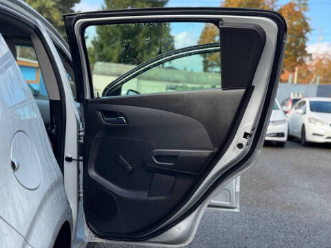 2013 Chevrolet Sonic LS Auto