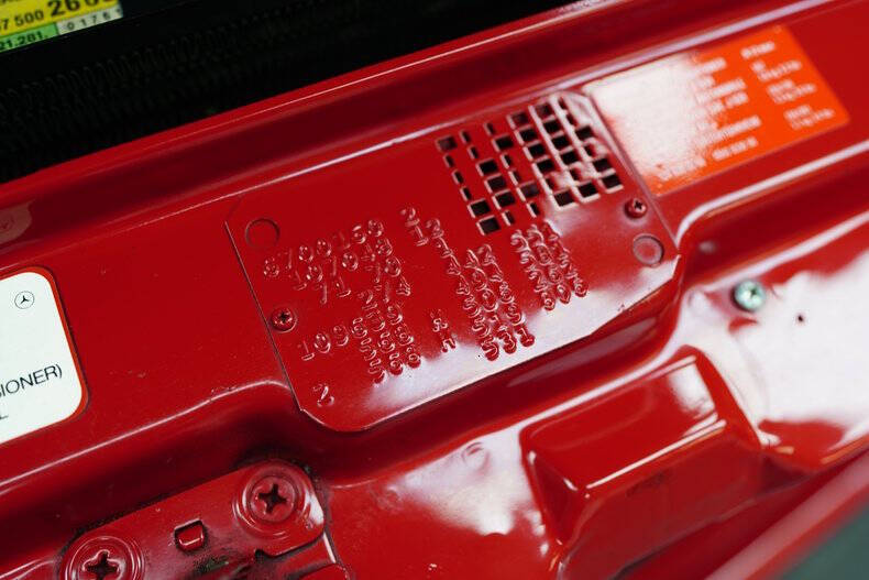 1986 Mercedes-Benz 560-Class 560 SL