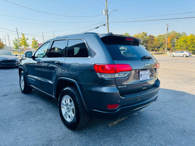 2016 Jeep Grand Cherokee Laredo E photo 5