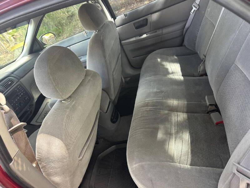 2005 Ford Taurus SE