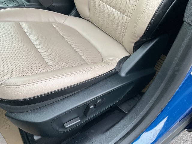 2022 Ford Escape SEL