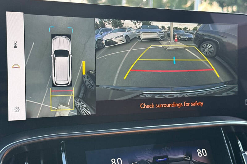 2025 Lexus LX 700h Luxury