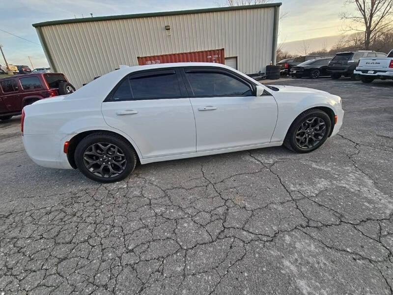 2018 Chrysler 300 S
