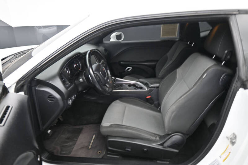 2016 Dodge Challenger SXT