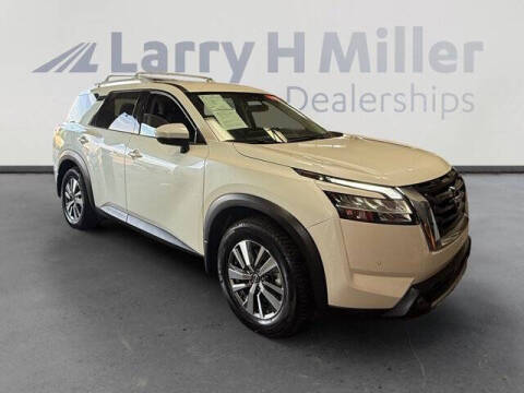 2022 Nissan Pathfinder SL