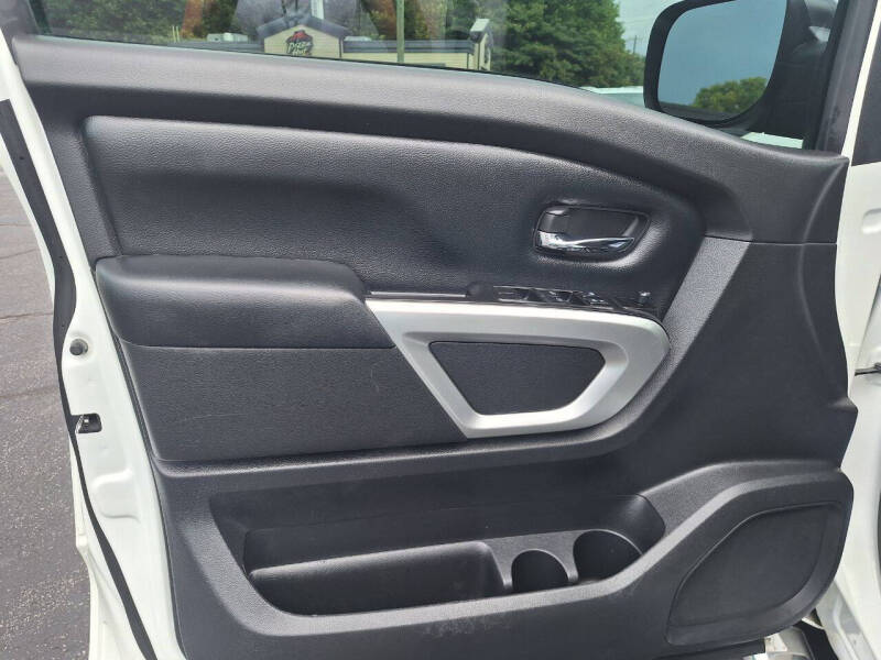 2019 Nissan Titan SV