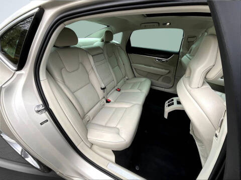 2018 Volvo S90 T5 Momentum