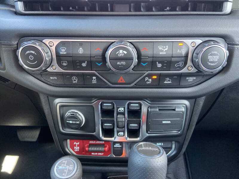 2025 Jeep Gladiator Mojave X