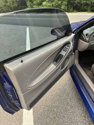 2004 Ford Mustang