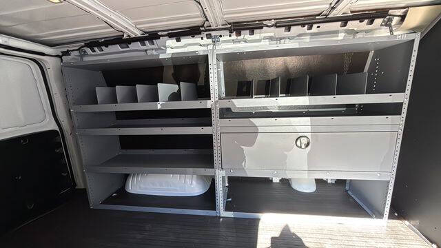 2025 Chevrolet Express 2500