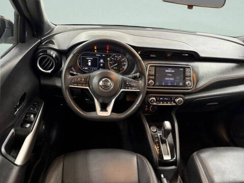 2020 Nissan Kicks SR