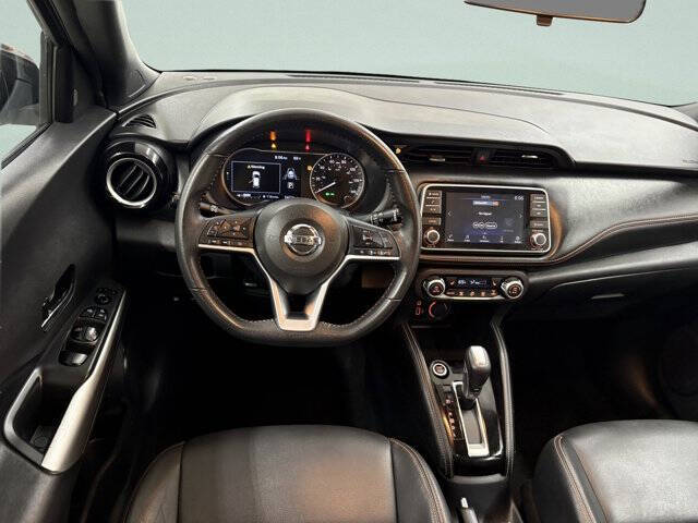 2020 Nissan Kicks SR