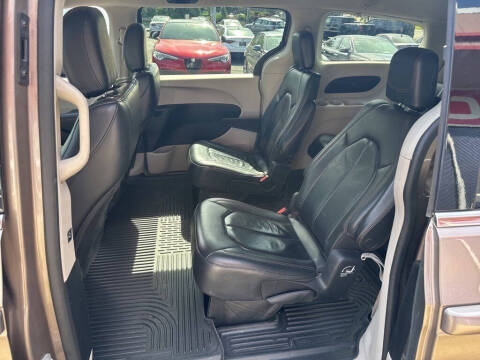 2017 Chrysler Pacifica Touring-L