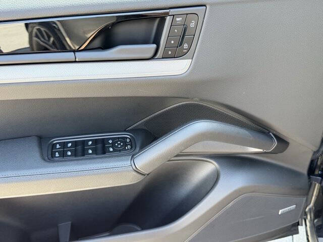 2025 Porsche Cayenne Coupe