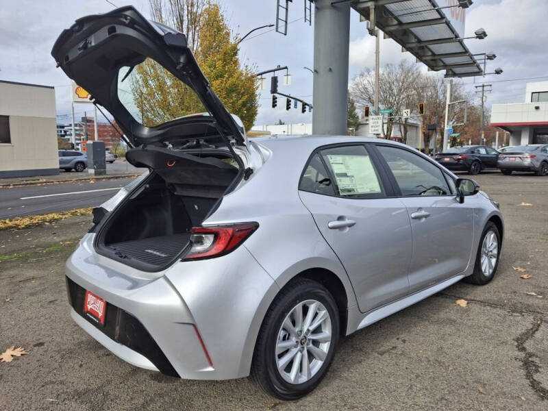 2026 Toyota Corolla Hatchback SE