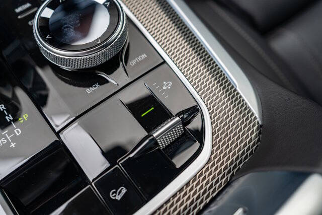 2022 BMW X5 38