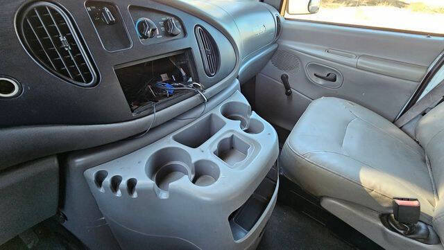 2001 Ford E-Series E-150