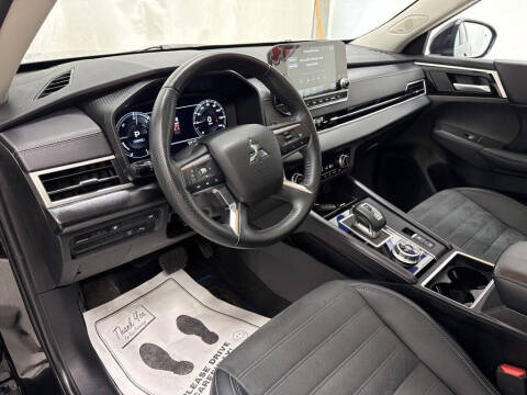 2024 Mitsubishi Outlander PHEV SE