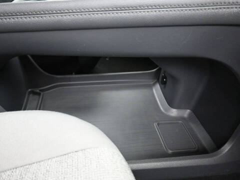 2022 Toyota Sienna LE 8-Passenger