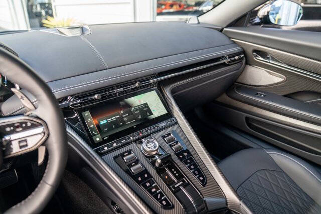 2024 Aston Martin DB12 11