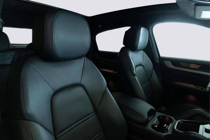 2024 Porsche Cayenne Coupe