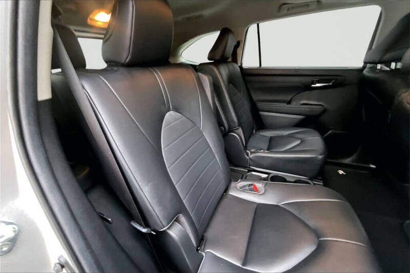 2023 Toyota Highlander Hybrid XLE