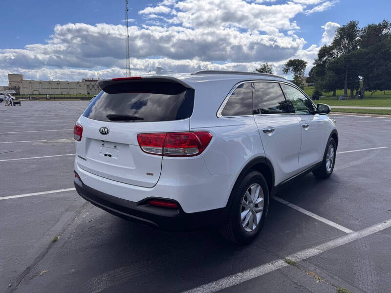 2016 Kia Sorento LX