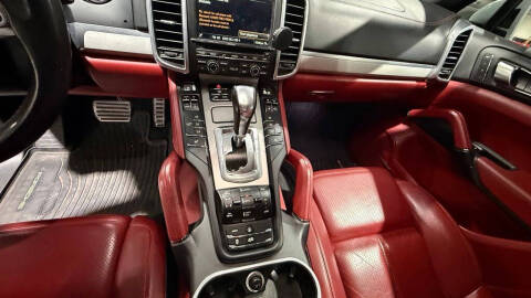 2016 Porsche Cayenne GTS
