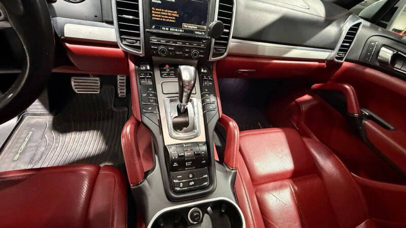 2016 Porsche Cayenne GTS