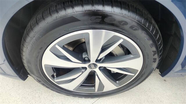 2024 Audi Q8 Sportback e-tron quattro Premium S line