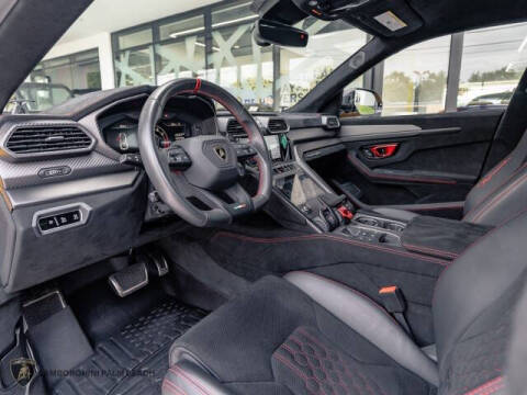 2023 Lamborghini Urus Performante