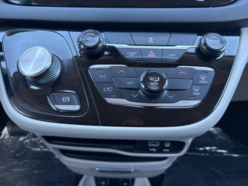 2017 Chrysler Pacifica Touring