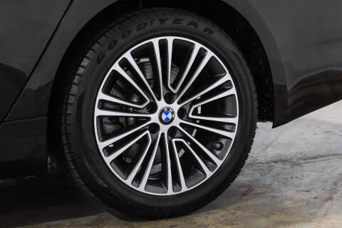 2019 BMW 5 Series 530i