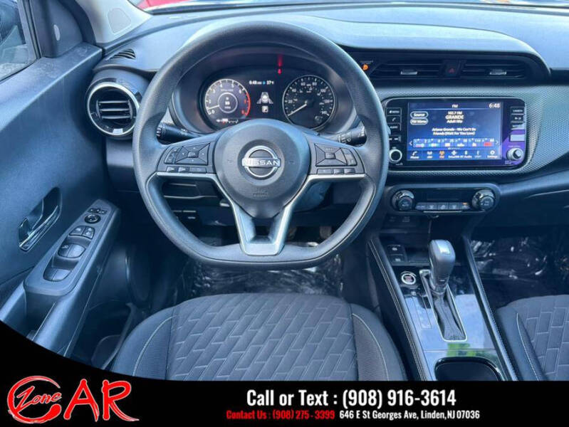 2022 Nissan Kicks SV