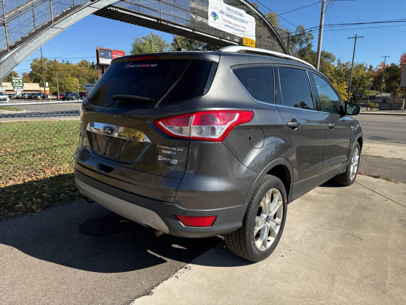 2016 Ford Escape Titanium photo 4