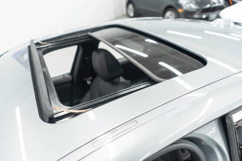 2024 BMW 3 Series 330e xDrive