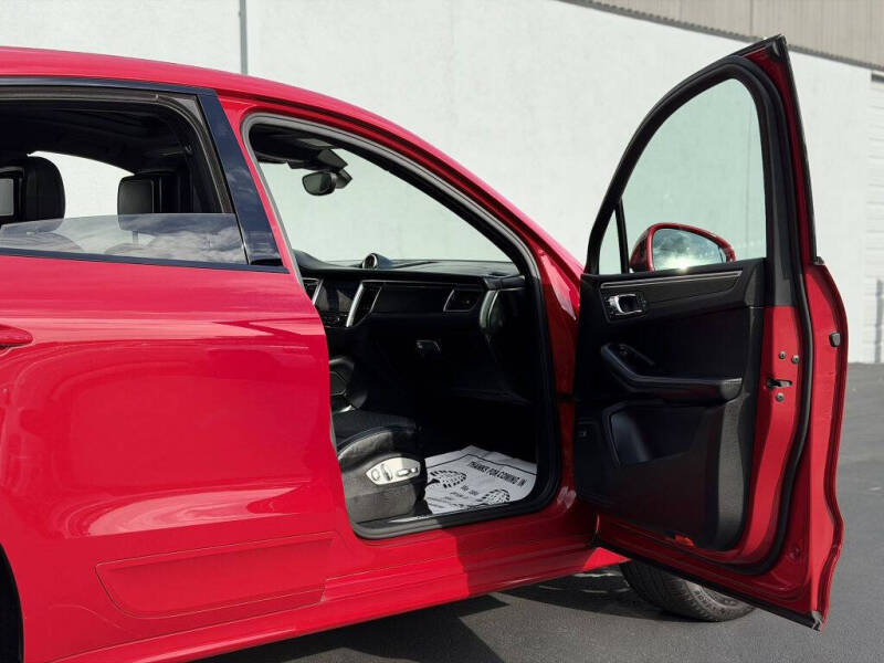 2018 Porsche Macan GTS