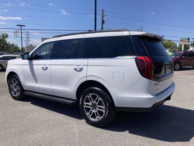 2025 Ford Expedition Active