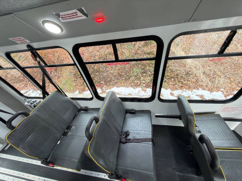 2014 Ford Shuttle bus