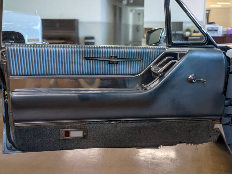 1964 Ford Thunderbird