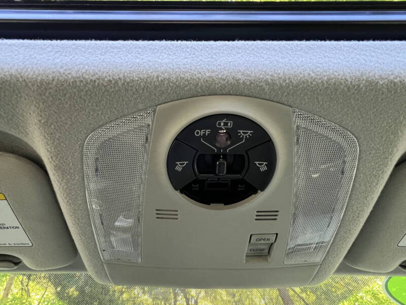2015 Toyota Prius Three