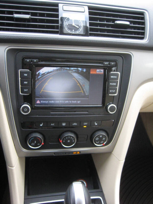 2015 Volkswagen Passat 1.8T Limited Edition