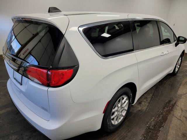 2026 Chrysler Voyager LX