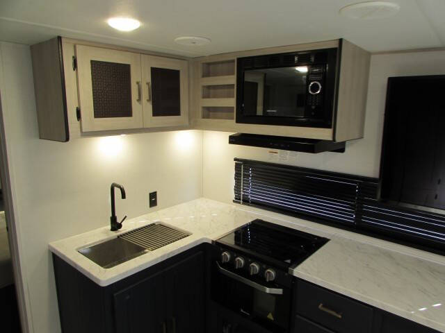 2025 Forest River AVENGER 25