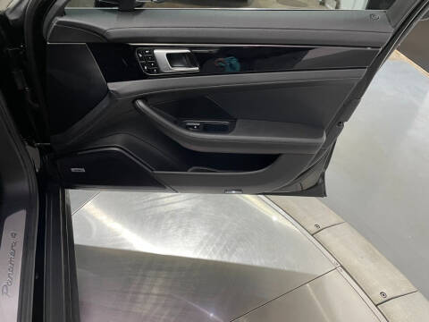 2018 Porsche Panamera 4